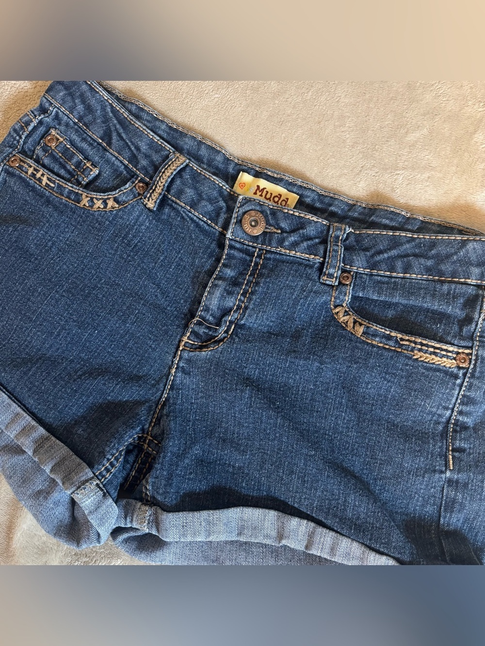 Y2K Mudd Blue cuffed -Hem Denim Shorts Size 14 1/2 - Picture 2 of 6